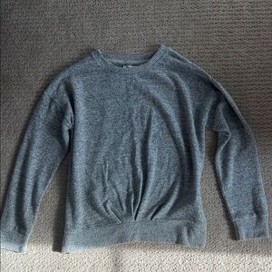 Classic Women's Crewneck Sweater in Heather Gray
